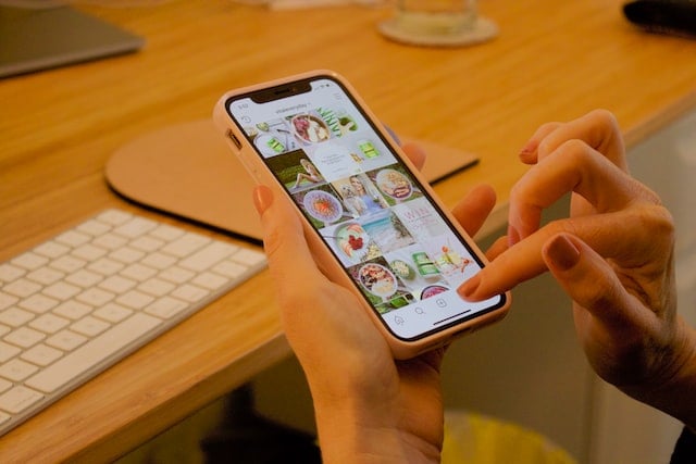 Wie man Hintergründe und Schriftarten verwendet, um ansprechende Stories auf Instagram zu erstellen
